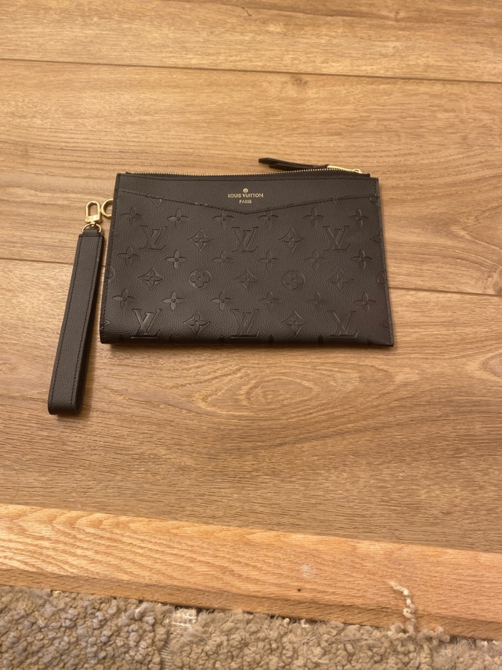 Lux wristlet